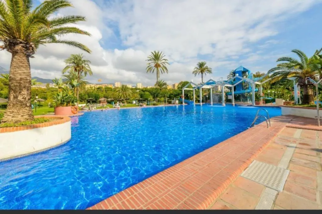 Apartamento 215. Primera línea de playa. Benalmádena 0*,  España