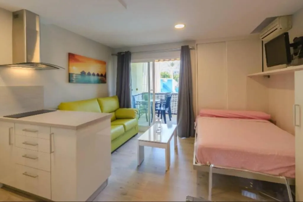 Apartamento 215. Primera línea de playa. Benalmádena 0*,